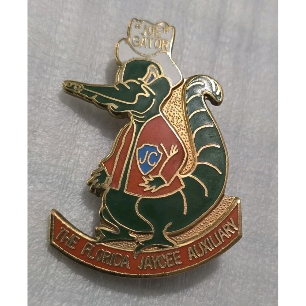 Vintage Florida Jaycee Auxiliary Lapel Pin "Joe Gator"